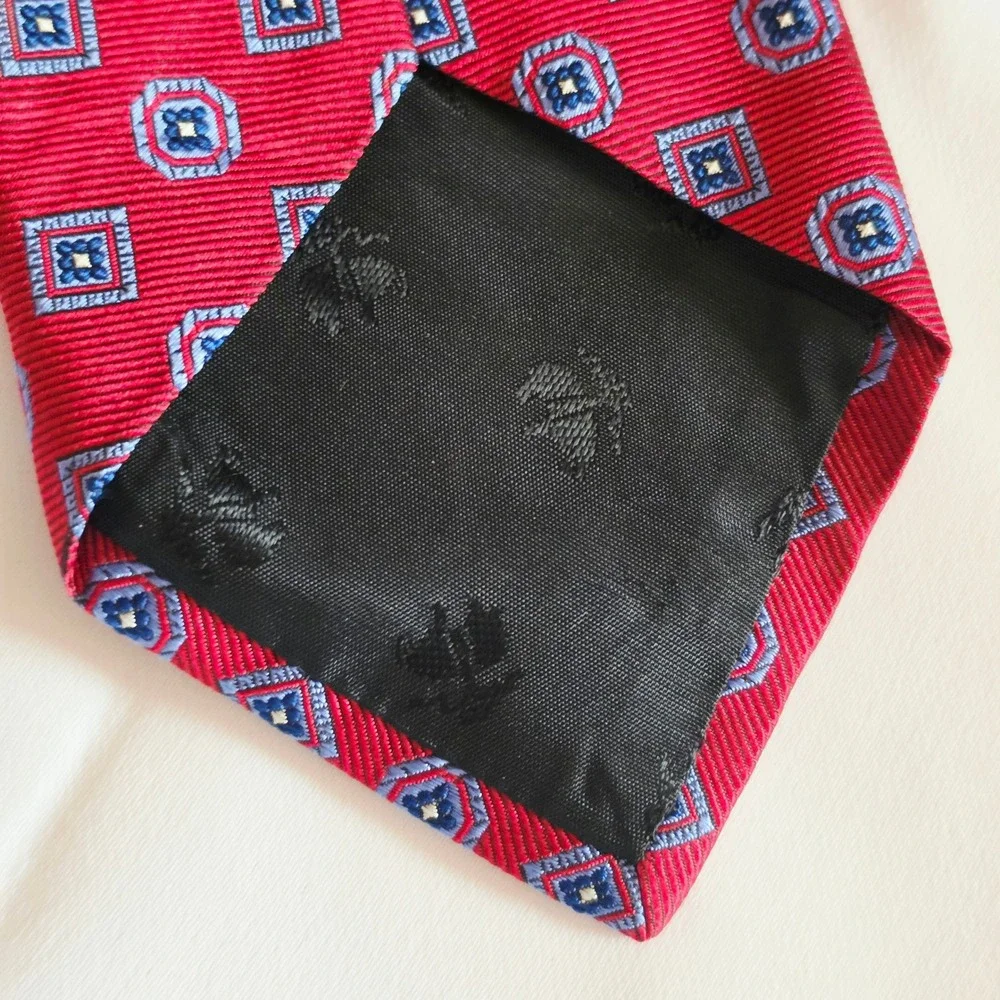 Brooks Brothers Silk Tie Mens OS Red Blue Geometric Medallion Made in USA